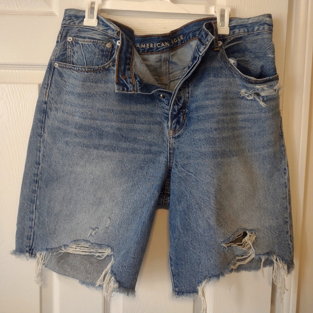 American Eagle Mom's Jeans Shorts 16